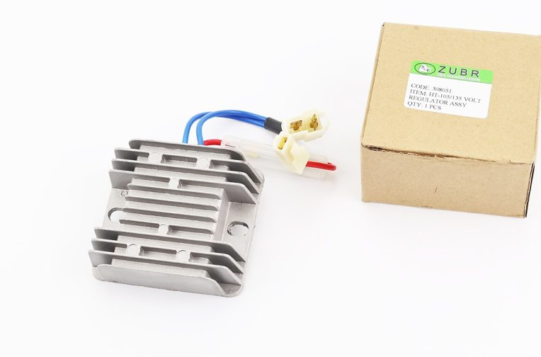 Регулятор напруги 178F/186F, 68x77mm, із запобіжником