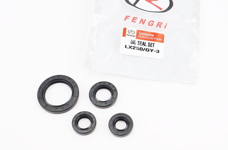 Loncin LX200GY-3 Сальники к-кт 4шт (14x28x7; 16x28x7; 20x34x7; 34x50x7) двигуна