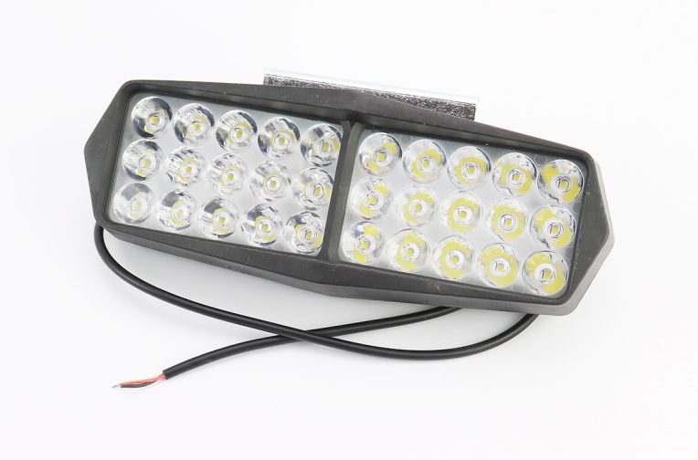Фара додаткова світлодіодна вологозахисна – 30 LED з кріпленням, прямокутна 190*70мм із стробоскопом