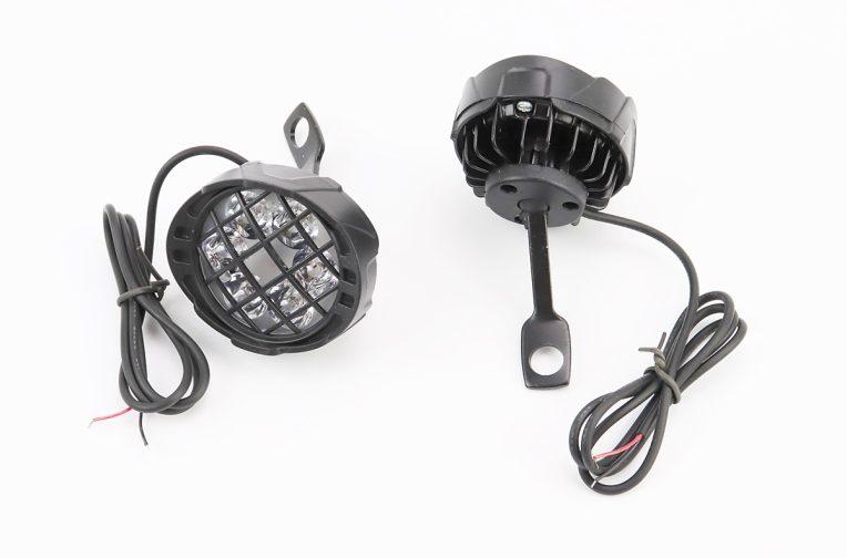 Фара додаткова світлодіодна вологозахисна з решіткою (67*57mm) – 6 LED з кріпленням під дзеркало, к-кт 2шт, ЧОРНИЙ