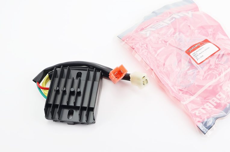 V200-F2 V250-F2 Реле-регулятор напряжения