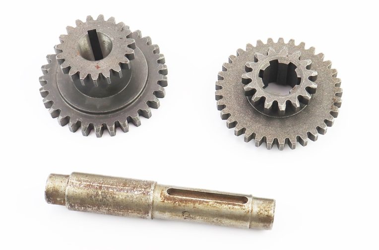 Вал КПП вторинний L-145mm +шестерня Z-19×31+шестерня Z-19, к-кт 3шт 81-1