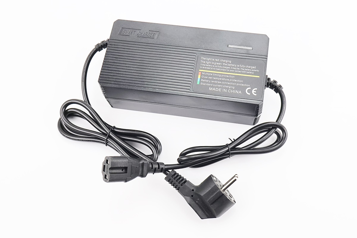 Зарядное устройство 72V 20Ah CR-9