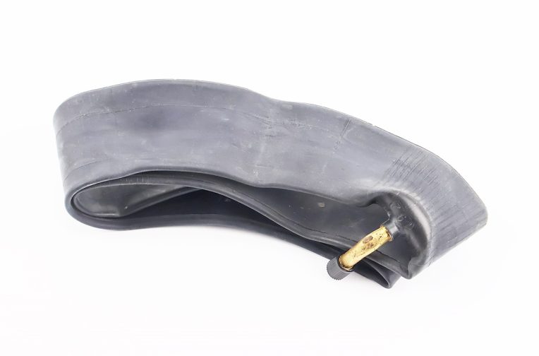 Камера 12″х1/2х2 1/4 з кривим ніпелем (Schrader AV)