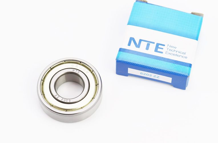 Підшипник 6202 ZZ (15x35x11) MS-210,230,250,251,380,381-лів. чи прав. 341,360,361,362,440,460,461-лів.; валу первинного СВ250; 172FMM-5/172FMM-3A/175FMN, СЛОВАЧЧИНА