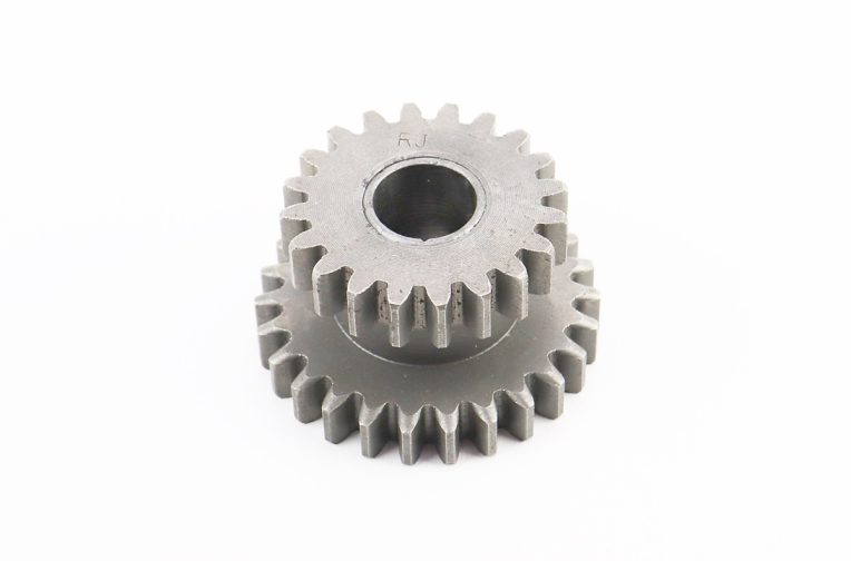 Шестерня промежуточная зад. передачи Z-20х26