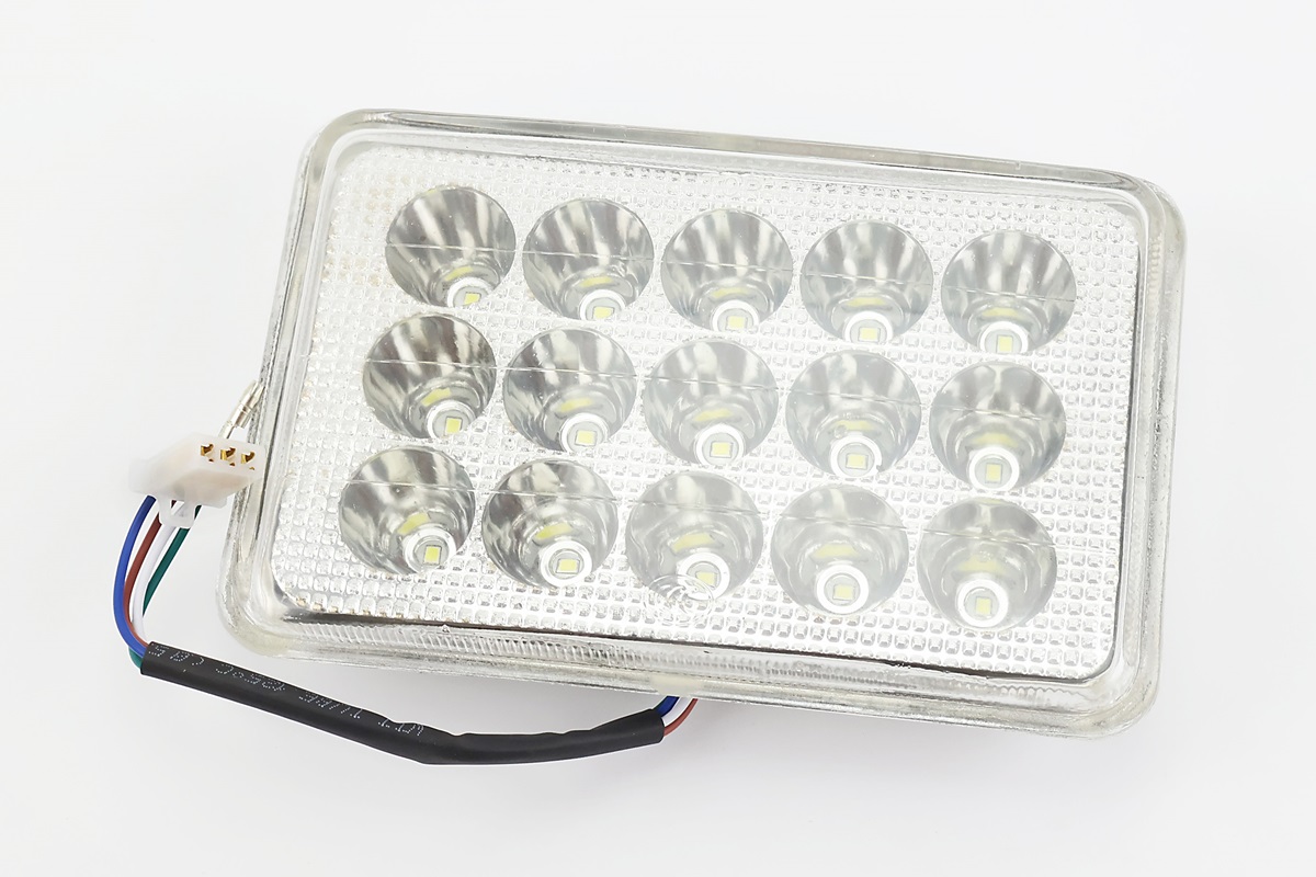 Фары квадратной передняя часть 15-LED, 165x105мм, TUNING